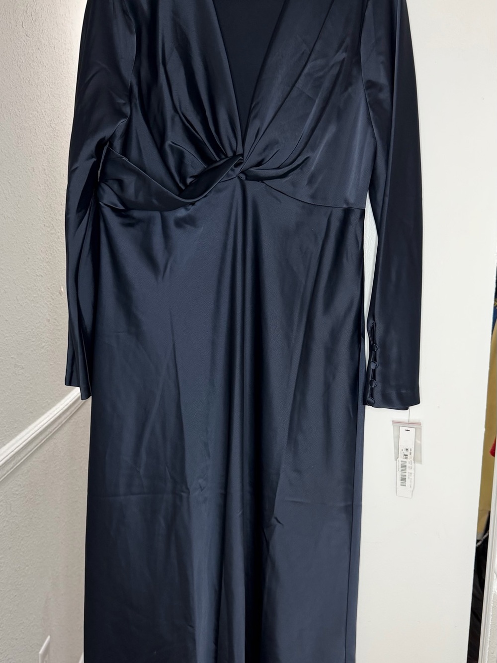Maggy London Black Twist-Waist Long Sleeve Dress